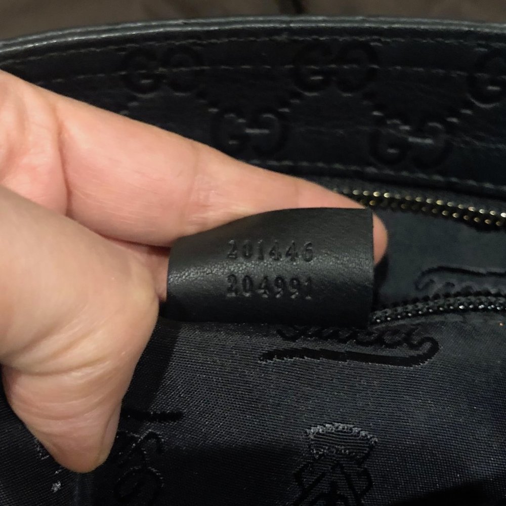 ❌ SOLD ❌ Authentic GUCCI Guccissima Leather Messenger Bag - Picture 9 of 9